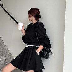 NANING9 女款Uketo大學T上衣 + 裙褲套裝