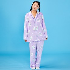 BUTTERSHOP Modern House 柔軟宇宙牛奶貓超細纖維睡衣 上衣 + 下著 套裝