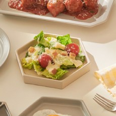 KIMSUNGHUN CERAMICS 六角形餐盤 M號, 淺米色, 1入