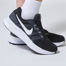 NIKE 耐吉 Run Swift 3慢跑鞋 DR2695-002