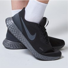 NIKE 耐吉 REVOLUTION 5 跑鞋 BQ3204-001
