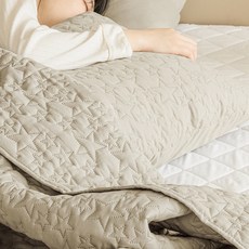 The Jari 抗菌超細纖維絎縫枕頭套