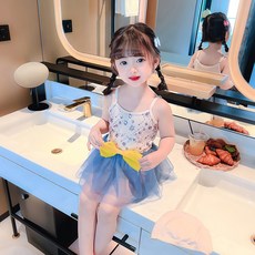 Bebeniz 女童花朵蕾絲泳衣套裝