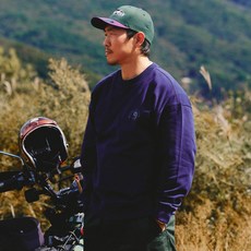 볼컴 남녀공용 굿 럭 클럽 오버핏 맨투맨 VA243RM002