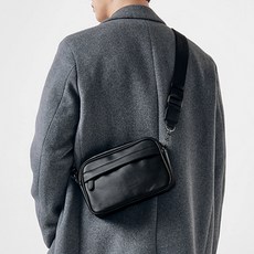 ADDEDIT 男款迷你斜背包, 黑色