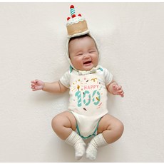 Ikii Iki幼兒用100天紀念連身衣+蛋糕帽子組合 短袖禮盒裝+購物袋