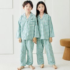 PINGCOCO 兒童蜜桃絨貴族方格長袖睡衣上下套組