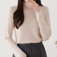 Queenis 女款修身輕量針織半高領T恤