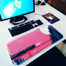 Angelmeow 記憶海綿護肘, B. 夜行列車