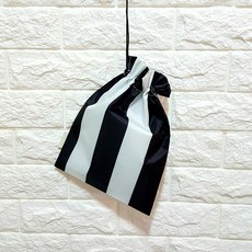 디자인스올 양면 방수 기저귀 파우치, 블랙빅스트라입