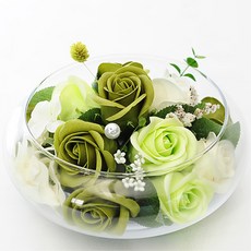 플로라투유 카리테스의 유혹, 그린