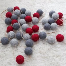 MORIANN 羊毛球掛飾, 紅灰色
