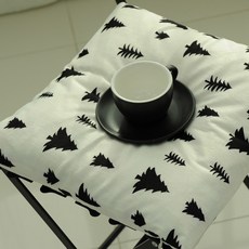 現代經典靠墊套, 黑樹