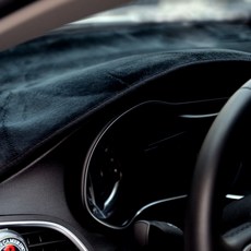 Irvine Class 天鵝絨防滑儀表板避光墊 現代, Avante HD (上方嵌入式), 霧面黑 + 黑色