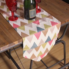 Noland 現代三角桌旗, 粉紅色, 160 x 30 cm