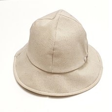 宇宙兒童女孩的鈕扣線束