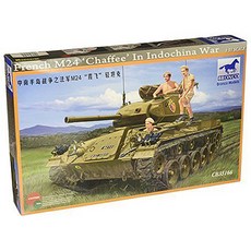 BRONCO 1:35 美國陸軍M-24 chaffee輕型坦克 二次大戰型塑膠模型, 1個