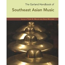 The Garland Handbook of Southeast Asian Music [With CD] Paperback, Routledge