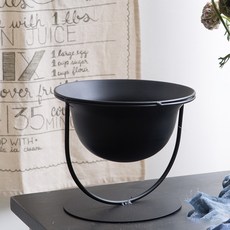 Marsh Marigold 金屬半月立壺, 黑色的