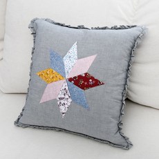 絎縫靠枕, 灰色