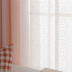 針式壓紋圖案窗簾, 白色的