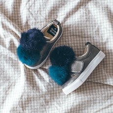 Bimbo Bimba 女童絨毛球裝飾平底鞋