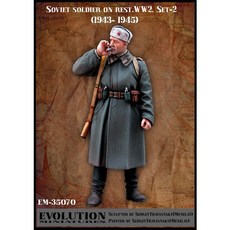 EvolutionMiniatures塑膠模型 1/35蘇聯士兵休息 二戰組合2 1943-1945, 1個
