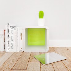 CUBICS 雙色背板收納箱 B2121, 白色 + 綠色