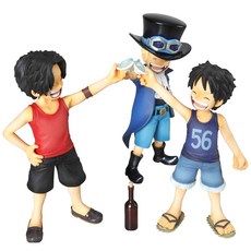 Megahouse 卓越汽車旅館 海賊王 CB EX 兄弟之戀路飛艾斯薩博 3 人偶套組, 1套