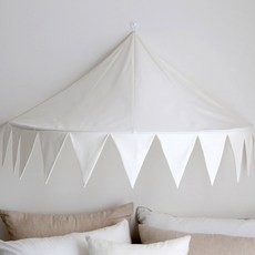 CASA VERDE 白色花環半圓形天篷, 單色