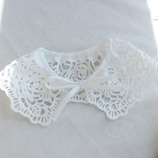 Chaneybonbong 女童藤蔓蕾絲斗篷