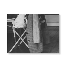 일오구 BW 캔버스액자 걸쳐진옷