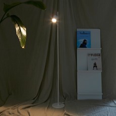 모노 LED 스탠드, 화이트