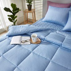 BODRE 素色絎縫超細纖維薄被+收納袋, 天藍色
