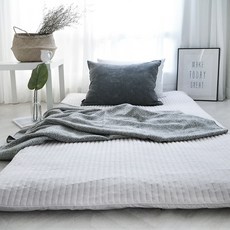 絎縫床墊套, 灰色的