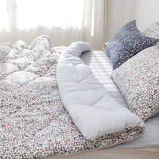 CHOUETTROOM 碎花超細纖維絎縫薄被, 象牙白色