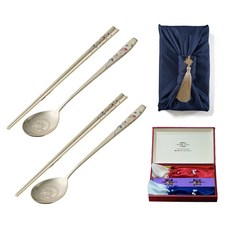 Table Art 韓國製山水畫鈦金夫妻匙筷組, 1套, 匙筷 2套 + 筷架 2p + 綢緞袋 2款 + 包袱巾 隨機出貨 + 韓式吊飾 隨機出貨