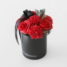 BLOOMING&ME 香皂花康乃馨和玫瑰啞光中心裝飾品, 黑色的, 1套