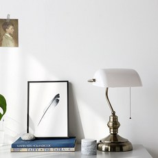 MARKET B BANKERS 展台 E26 KS1477T, 白色