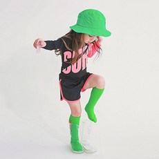 GOING KIDS 童款英文撞色防曬泳衣+短泳褲組