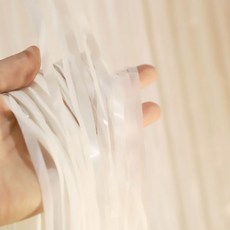 everything smile 裝飾用金蔥線簾 4入, 白色的