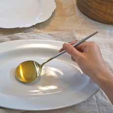 Table Art 韓國製 Abella 霧面雙色上菜匙, 混合顏色, 1個