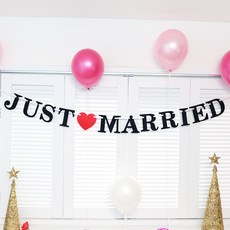 파티해 펠트 레터 배너 JUST MARRIED, 블랙