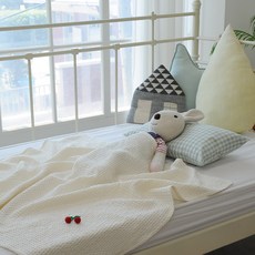 櫻桃莫代爾華夫格毯, 乳白色