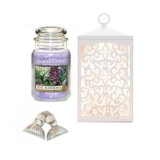 YANKEE CANDLE 蠟燭 L號+定時加熱簍空造型燭燈+燈泡組 2入, 溫暖（白色），蠟燭（丁香花）