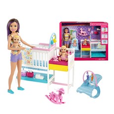 Barbie 雙胞胎保母芭比娃娃玩具組, 混色