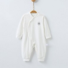 貝貝尼的粉彩班內特按扣太空服