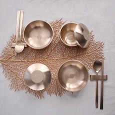 Barunyugi Bangjjayugi 黃銅碗經典半桌套組 2 人, 單色, 2p 空氣 + 2p 蓋子 + 2p 碗 + 2p 勺子