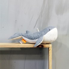 슈톨렌 흰수염고래 쿠션, 아기고래