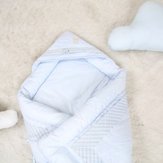 EziBaby 壓花棉質包巾